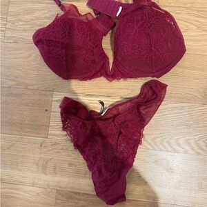 Elegant Lace Burgundy Lingerie Set